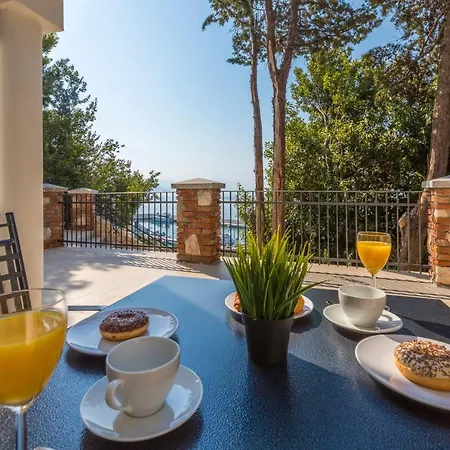 Palace Paulina Novi Vinodolski